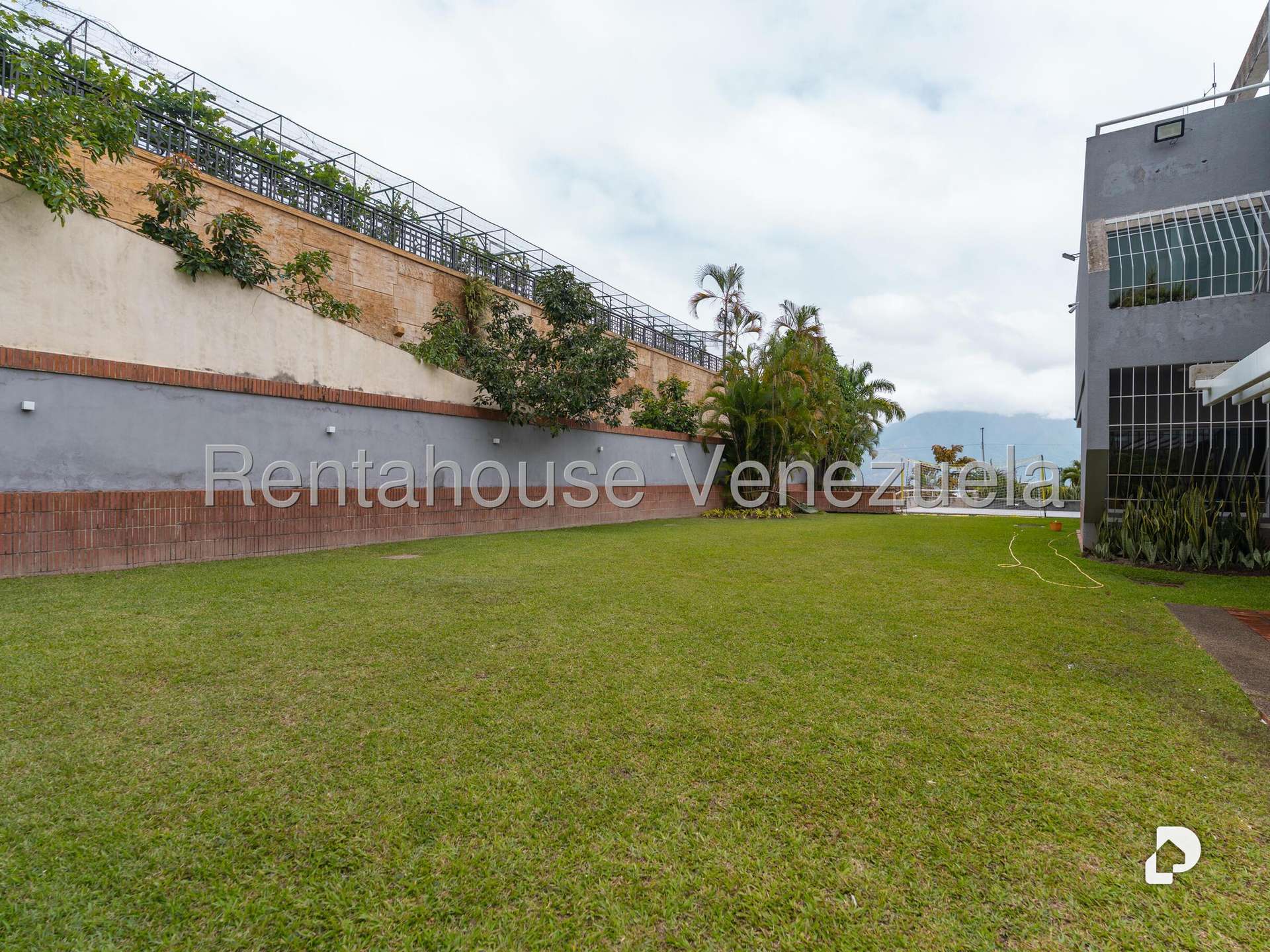 Casa en Cerro Verde, Caracas – 75