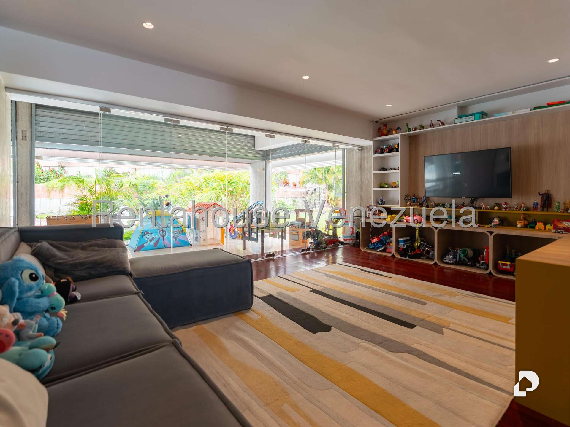 Casa en Cerro Verde, Caracas – 26