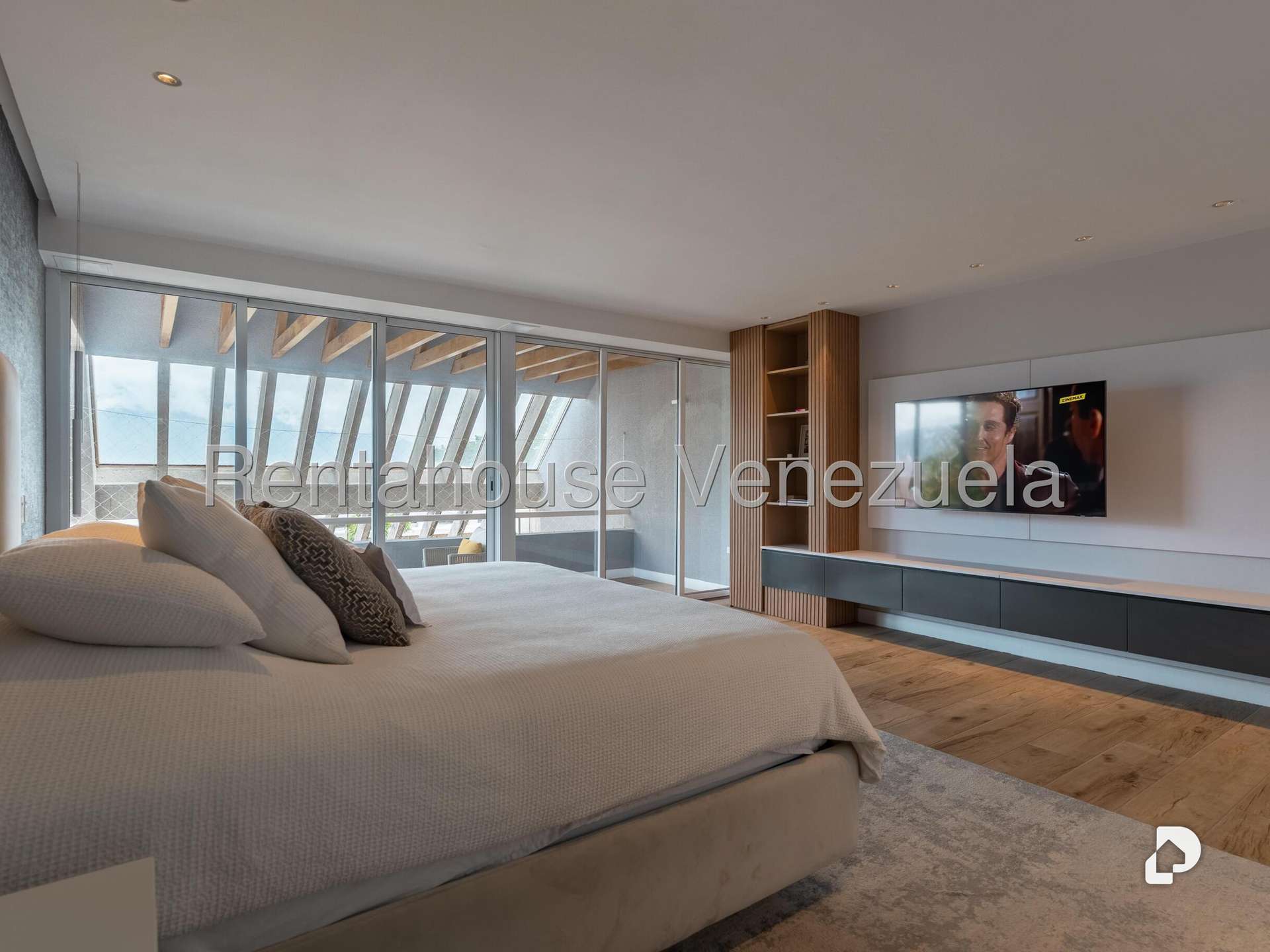 Casa en Cerro Verde, Caracas – 35