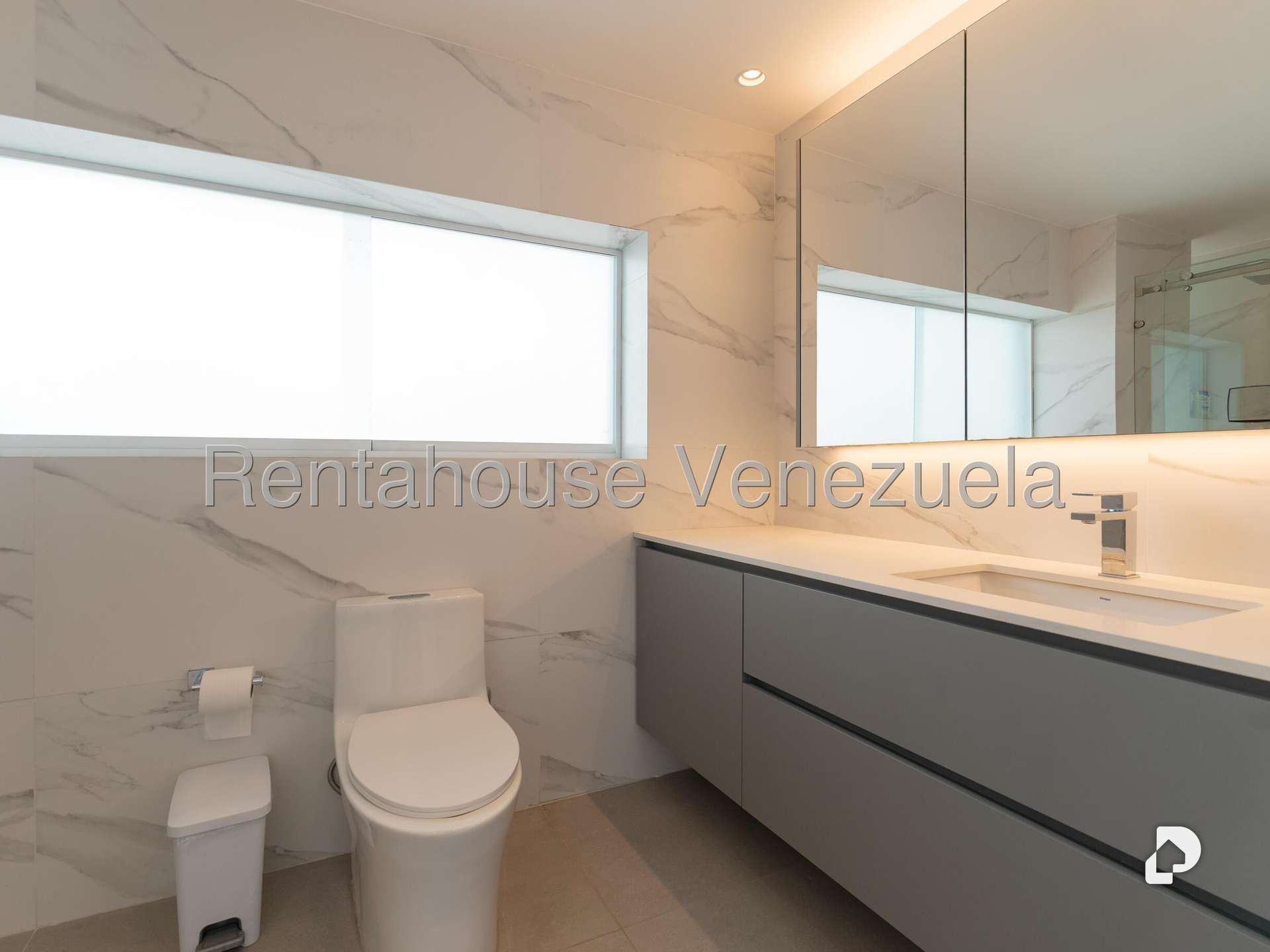 Casa en Cerro Verde, Caracas – 53