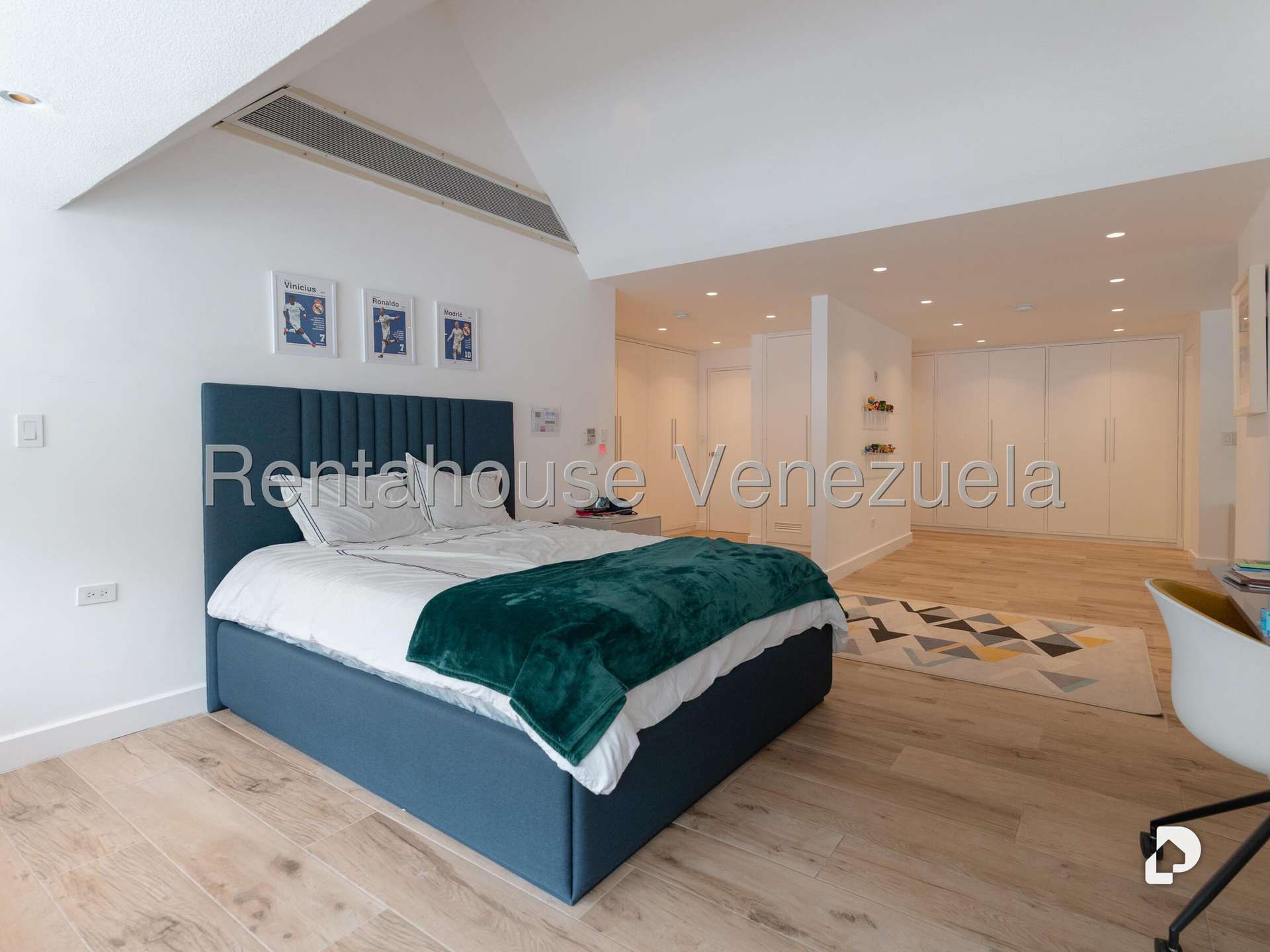 Casa en Cerro Verde, Caracas – 60