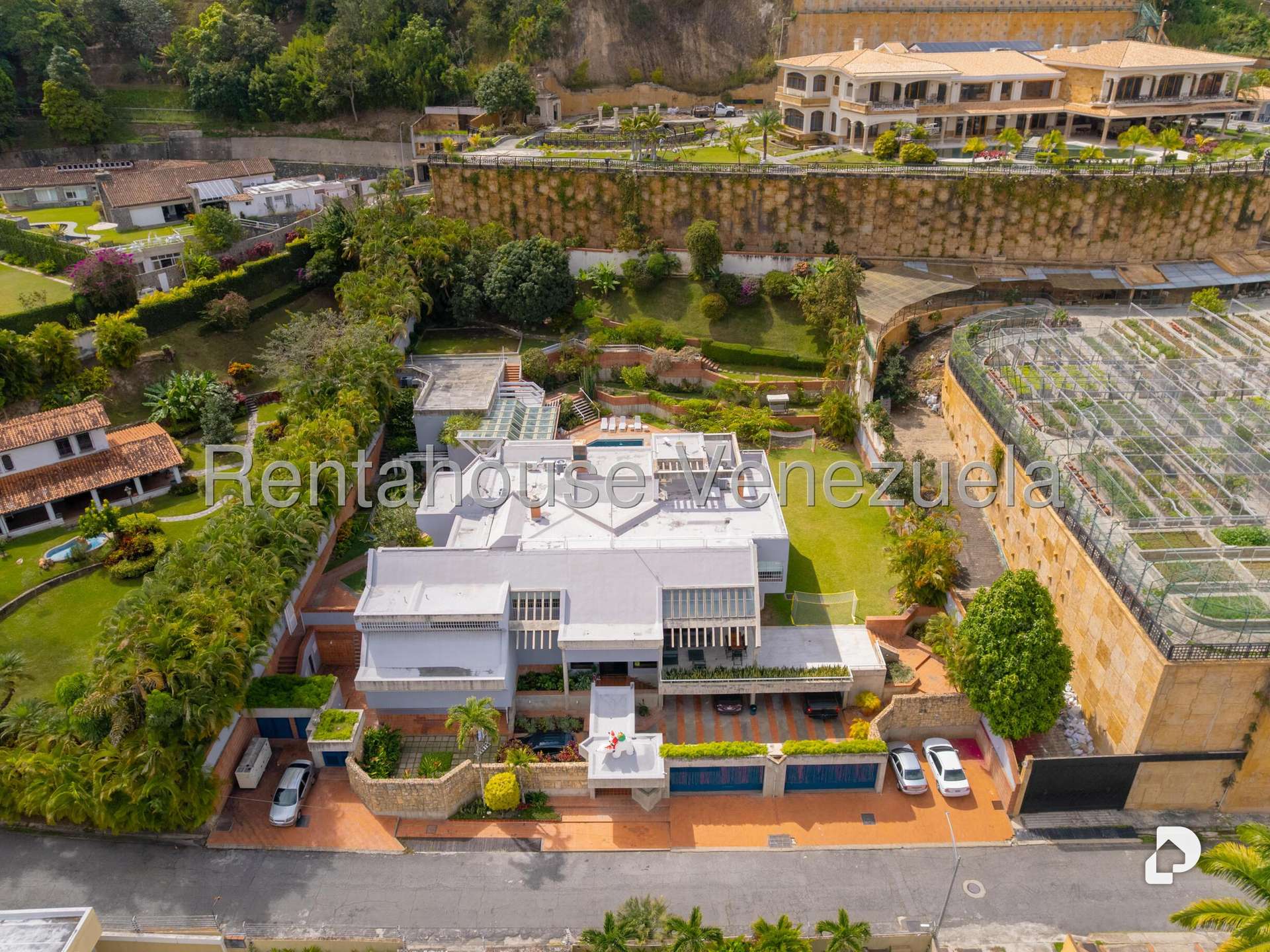 Casa en Cerro Verde, Caracas – 91