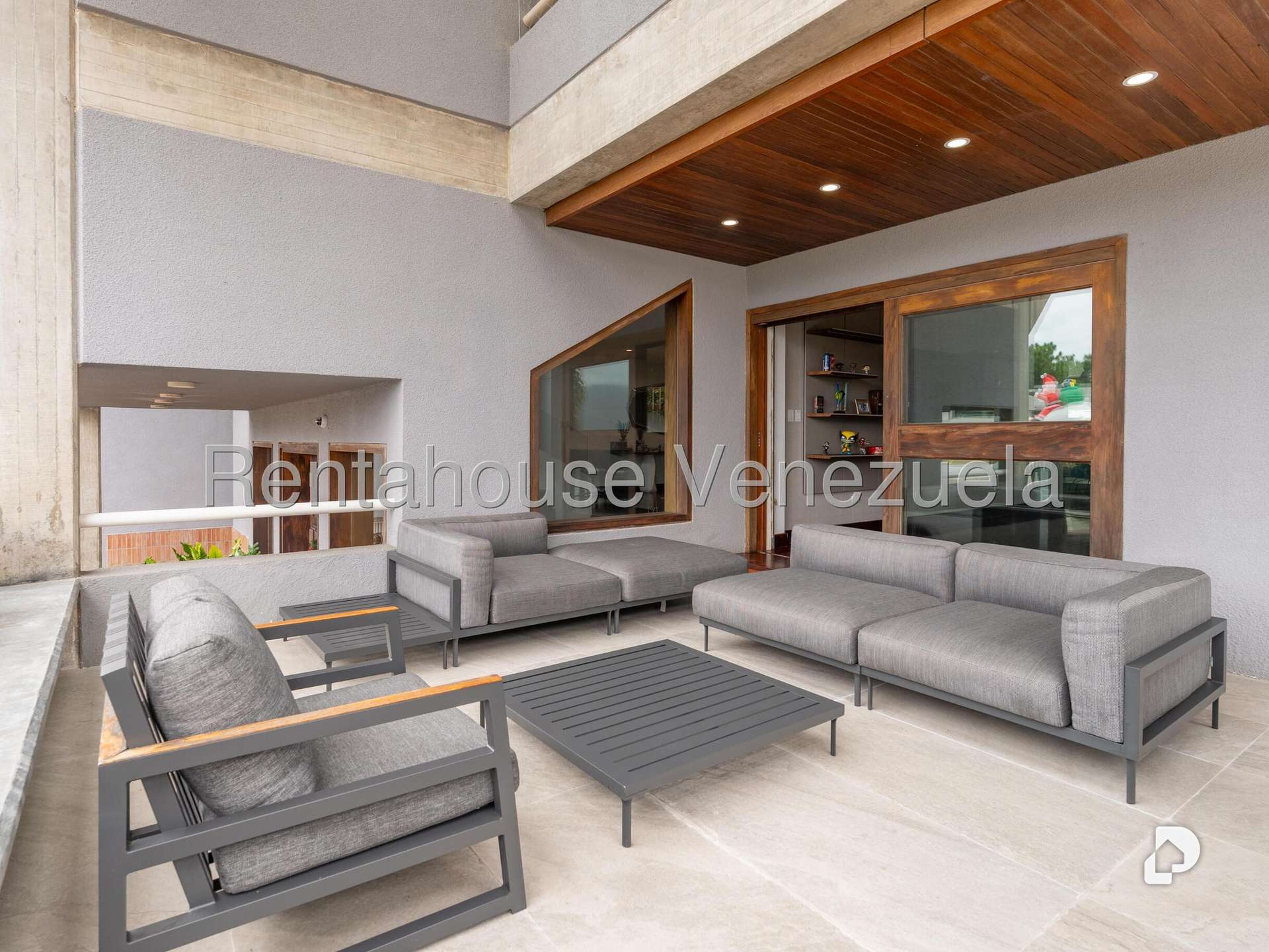 Casa en Cerro Verde, Caracas – 23