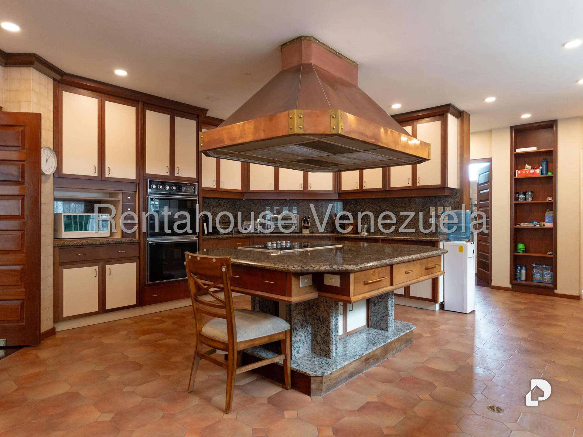 Casa en Cerro Verde, Caracas – 85