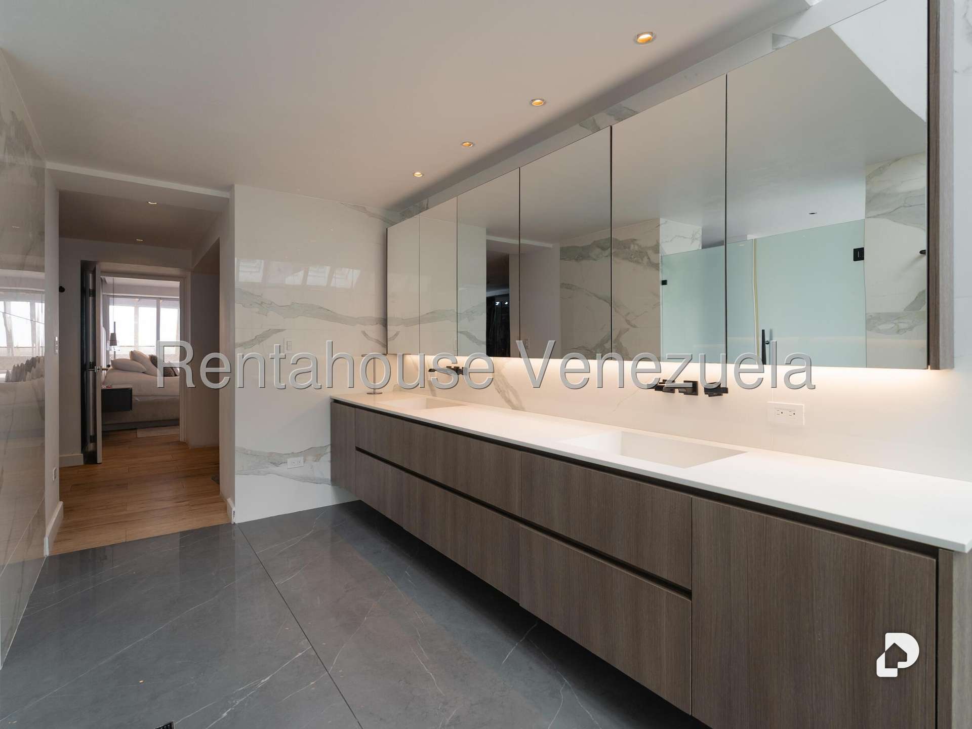 Casa en Cerro Verde, Caracas – 45
