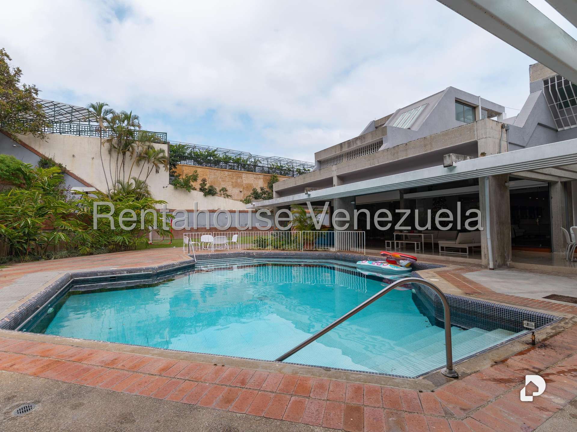 Casa en Cerro Verde, Caracas – 79