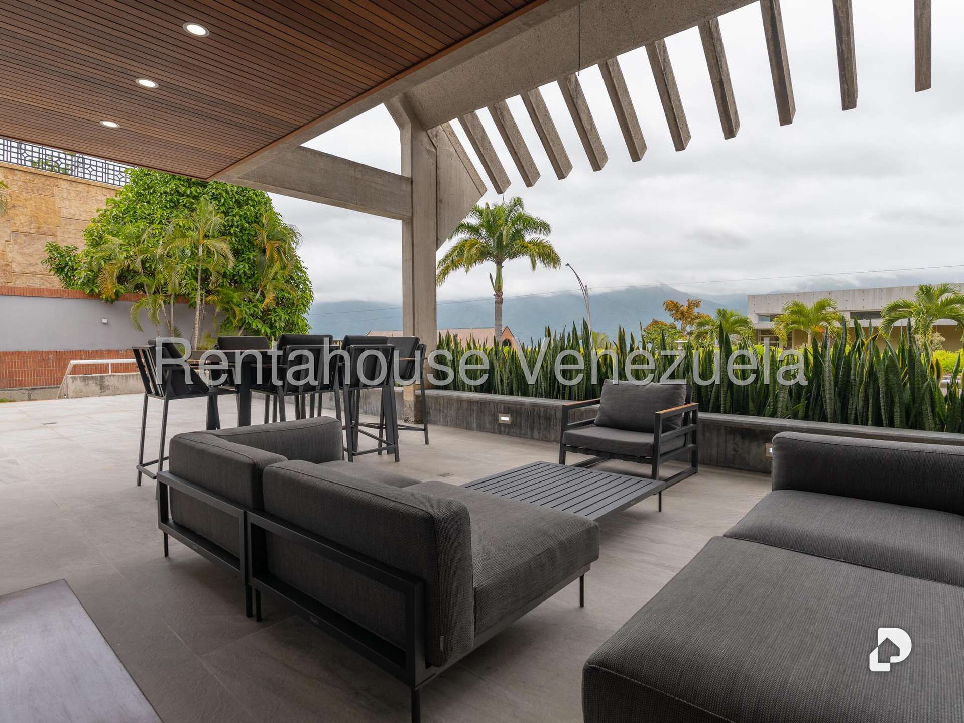 Casa en Cerro Verde, Caracas – 22