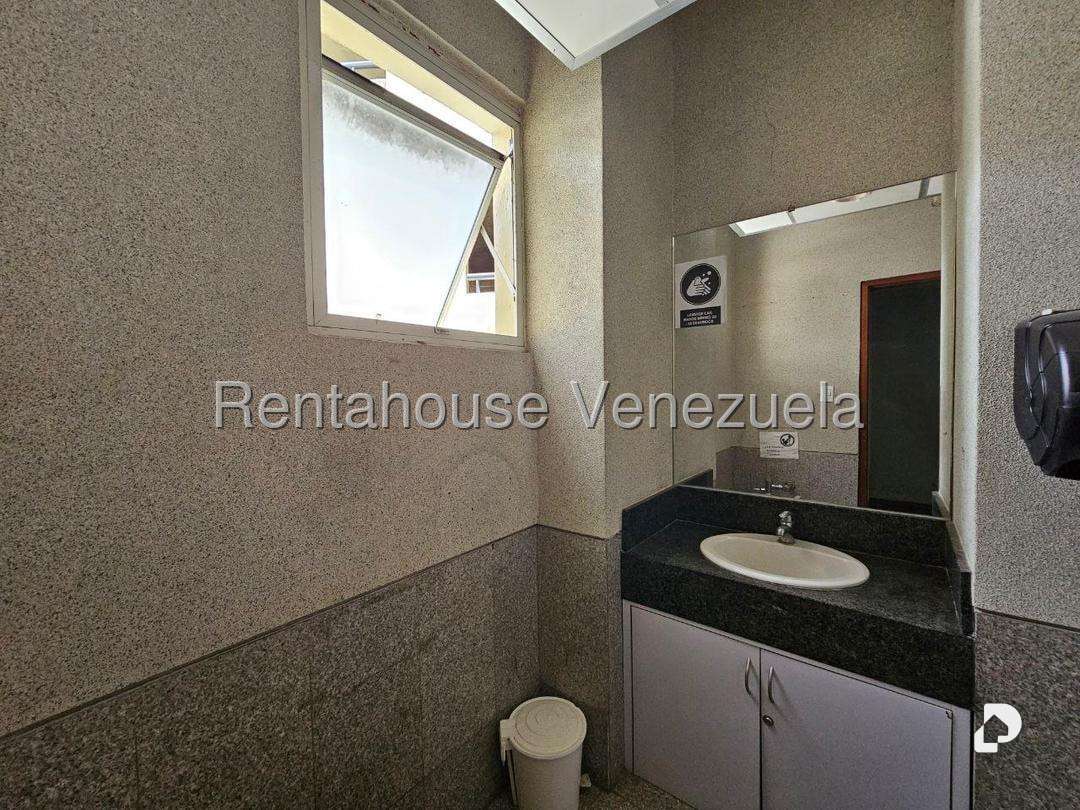 Edificio en Las Mercedes, Caracas – 8