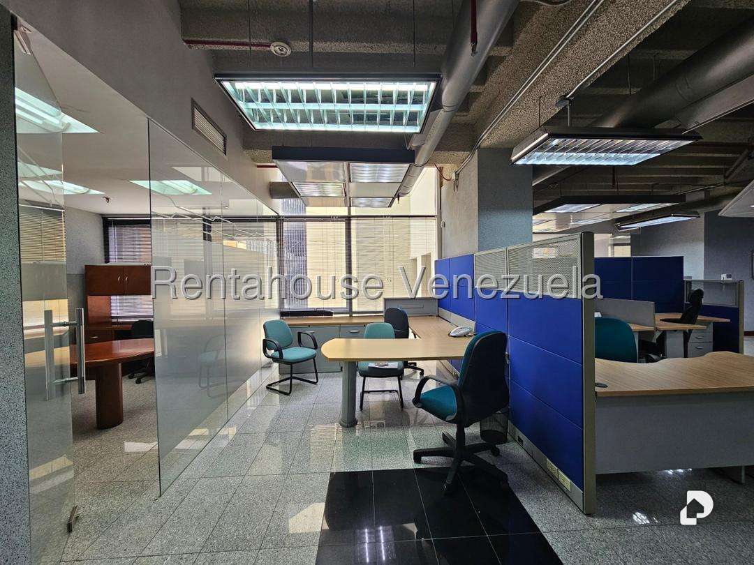 Edificio en Las Mercedes, Caracas – 19
