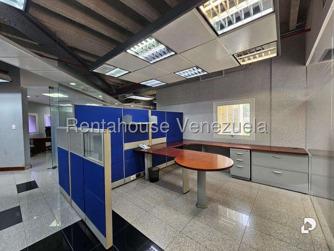Edificio en Las Mercedes, Caracas – 16