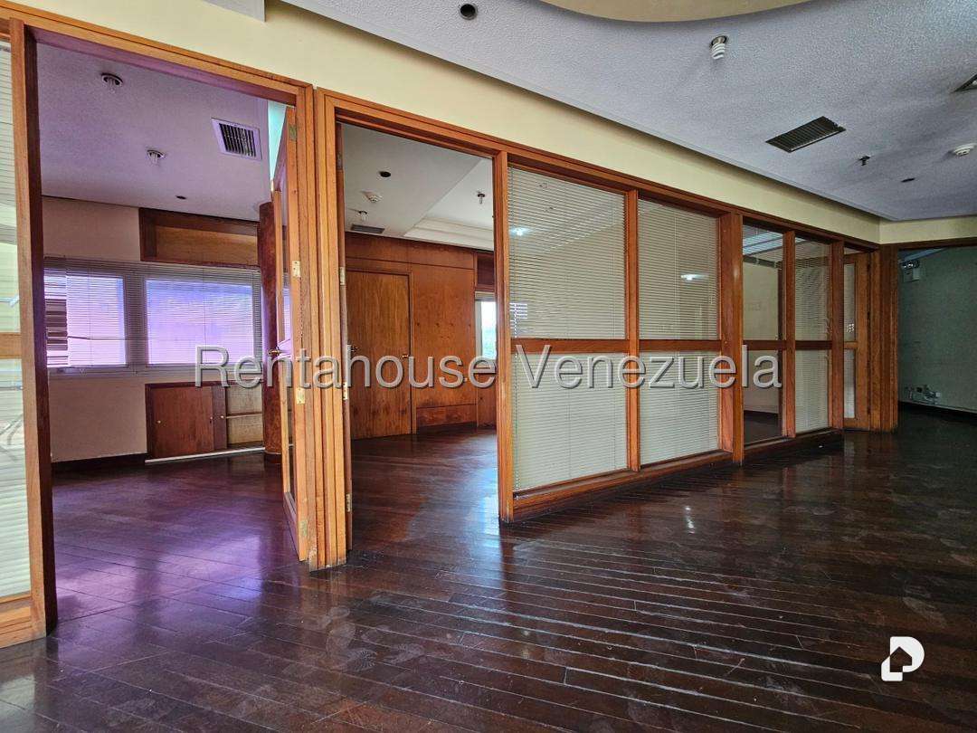 Edificio en Las Mercedes, Caracas – 27