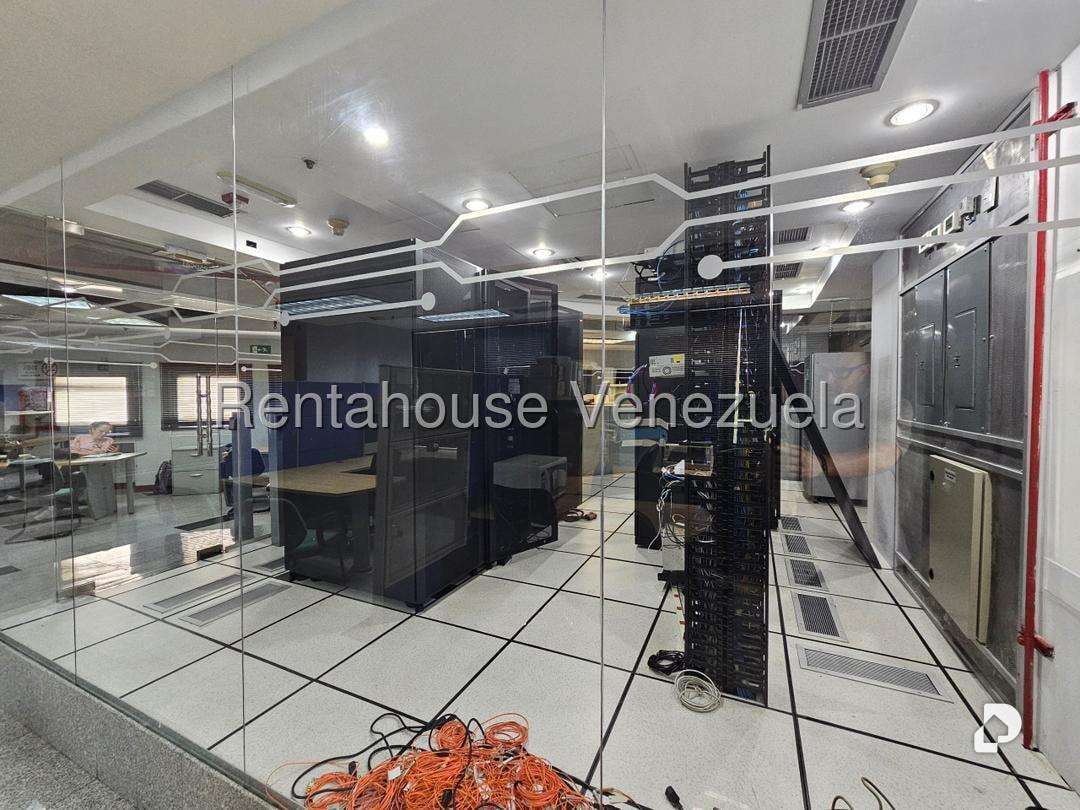 Edificio en Las Mercedes, Caracas – 17