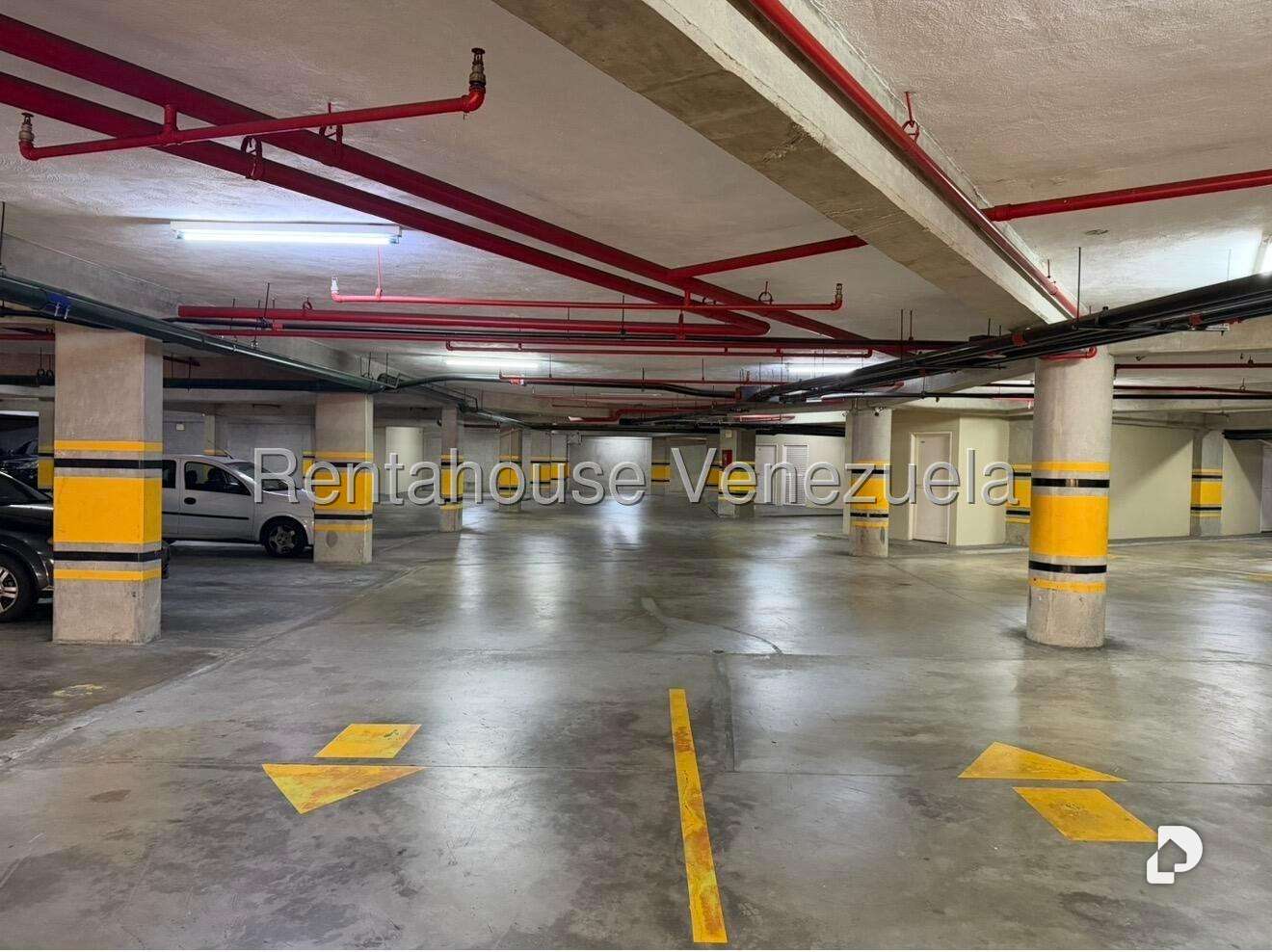 Apartamento en Las Mesetas de Santa Rosa de Lima, Caracas – 22