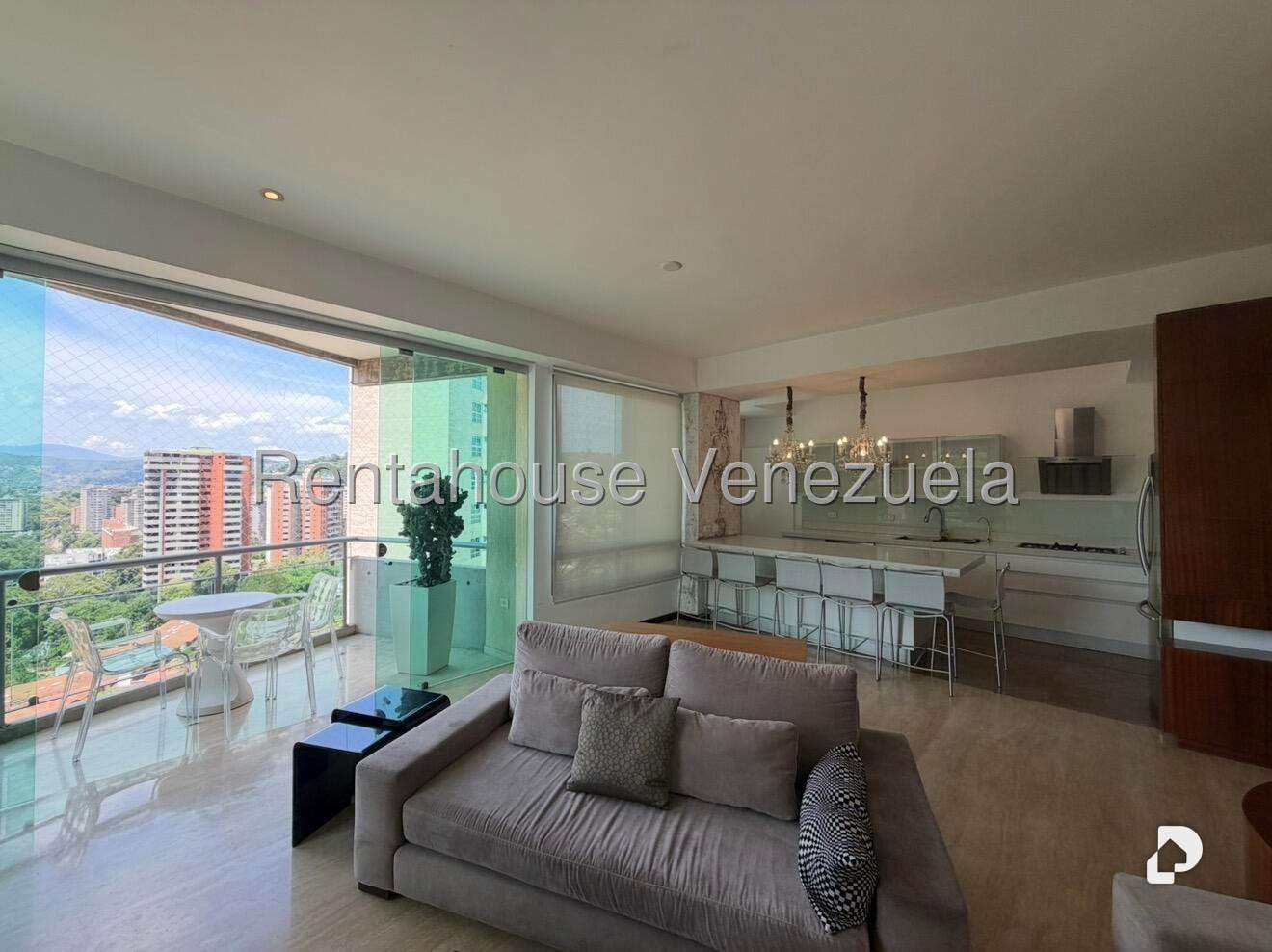 Apartamento en Las Mesetas de Santa Rosa de Lima, Caracas – 3