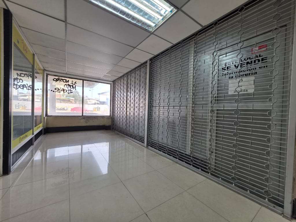 Local comercial en Carrizal, Altos Mirandinos - 1