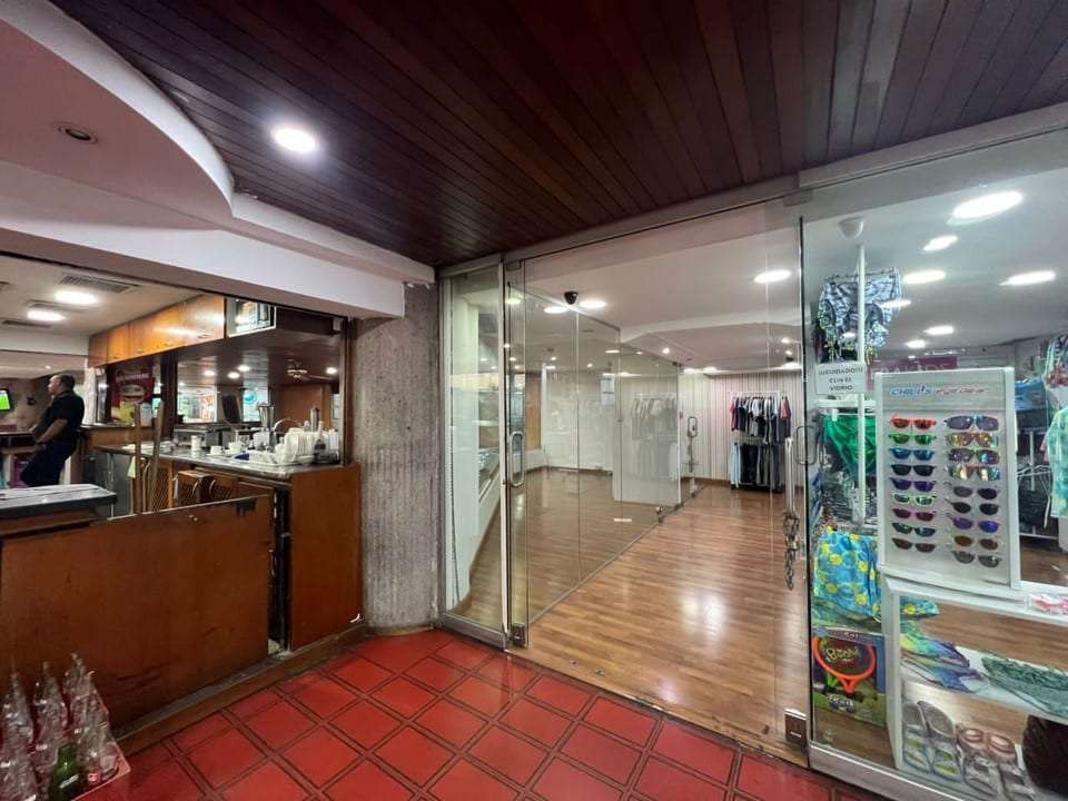 Local comercial en Las Mercedes, Caracas - 1