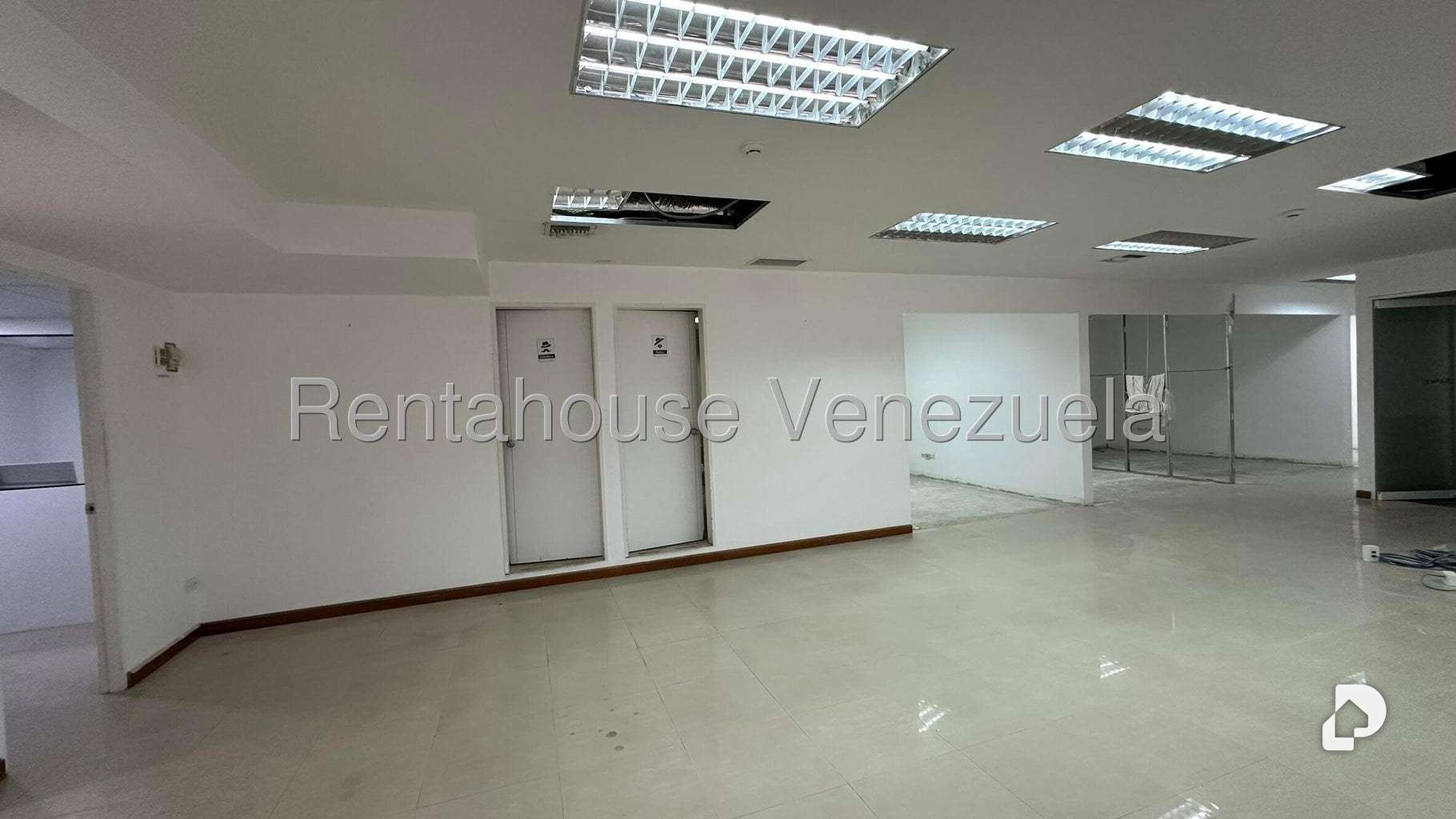 Oficina en Prados del Este, Caracas – 27