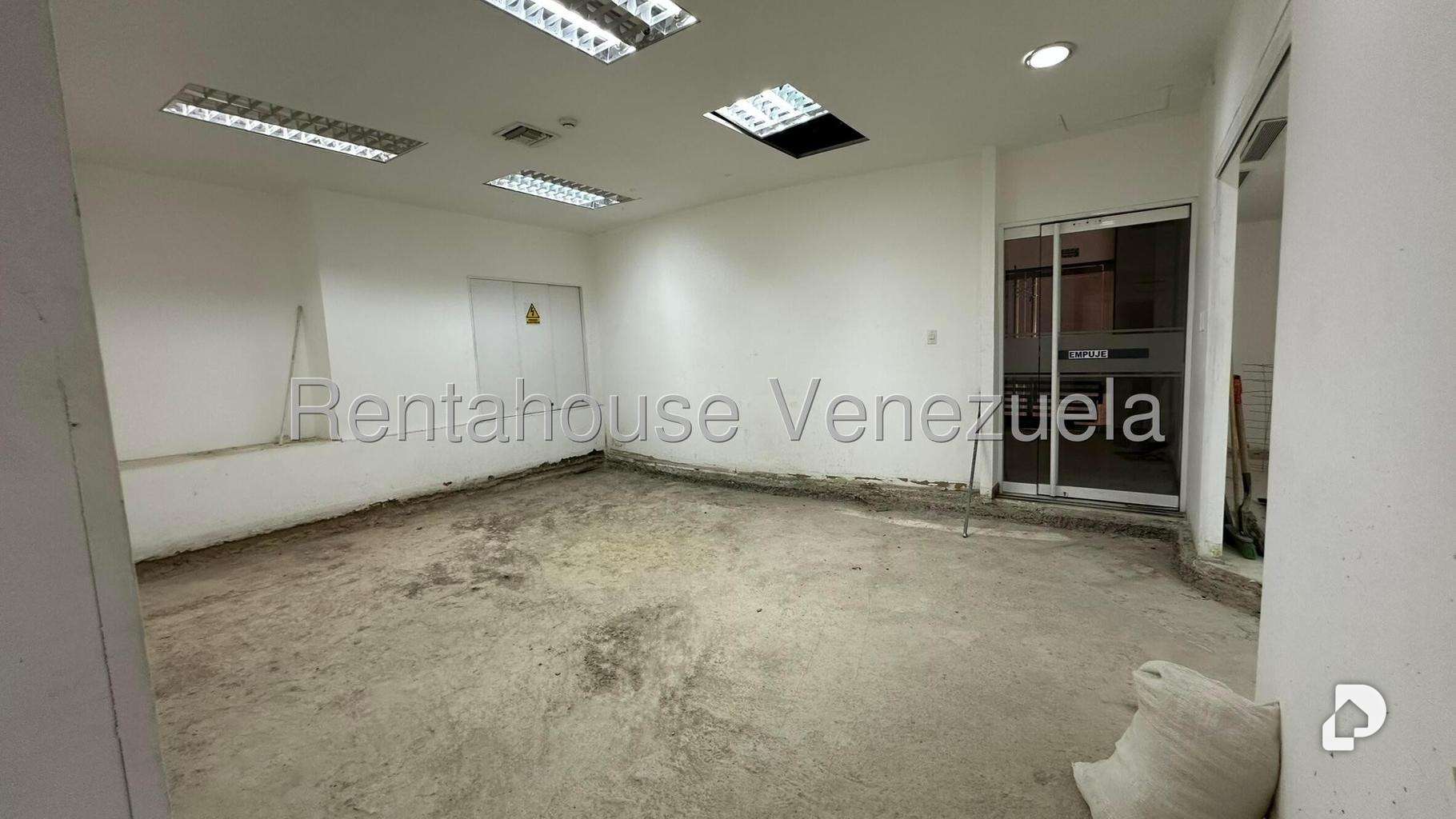 Oficina en Prados del Este, Caracas – 11