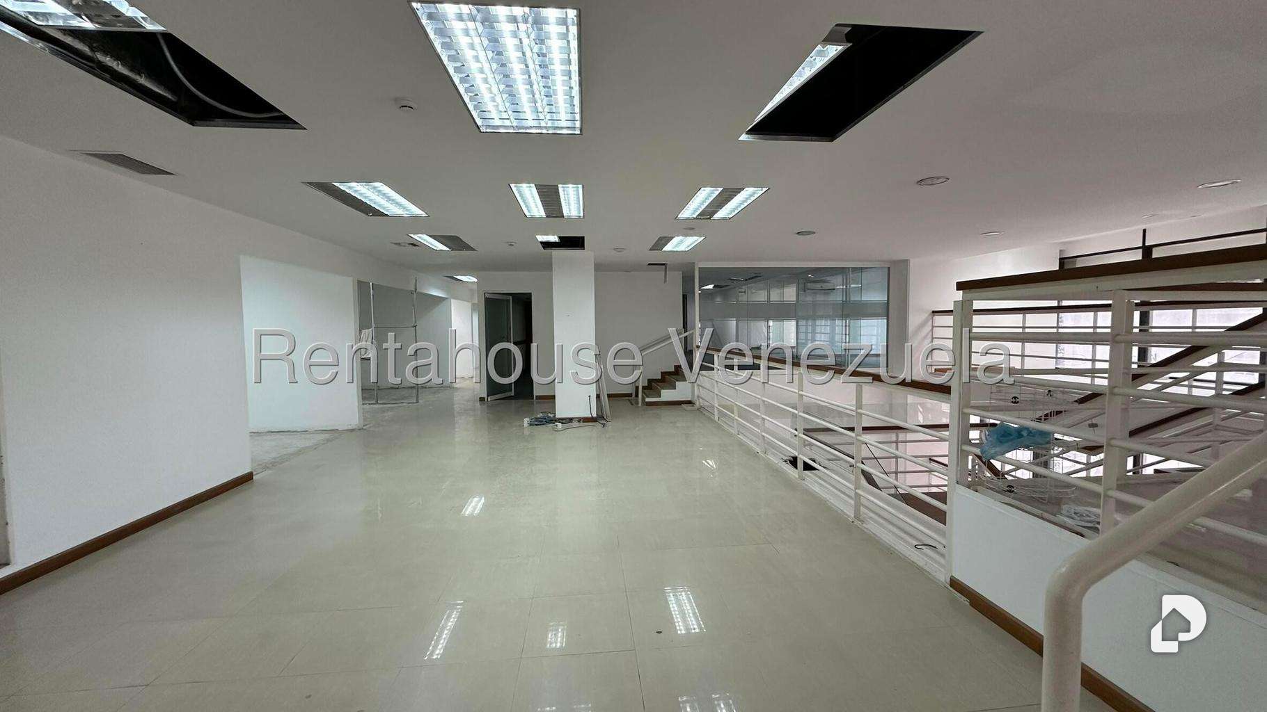 Oficina en Prados del Este, Caracas – 28