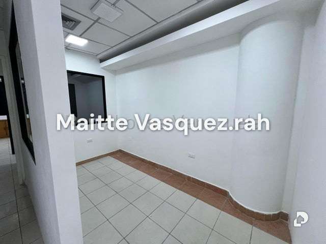 Oficina en Urbanización La Floresta, Maracay – 4