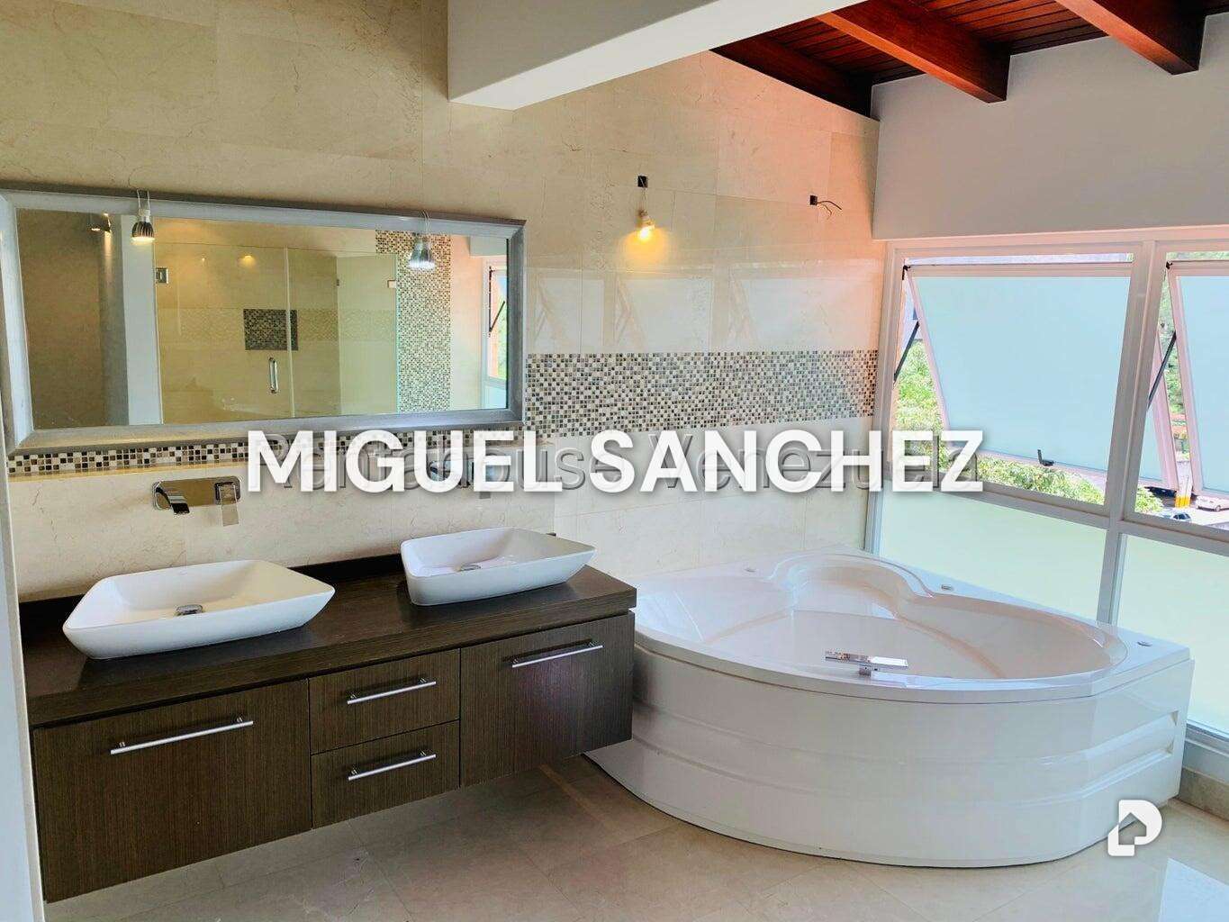 Casa en El Pauji, Caracas – 27