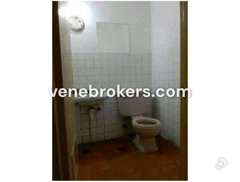 Local comercial en La Candelaria, Caracas – 12