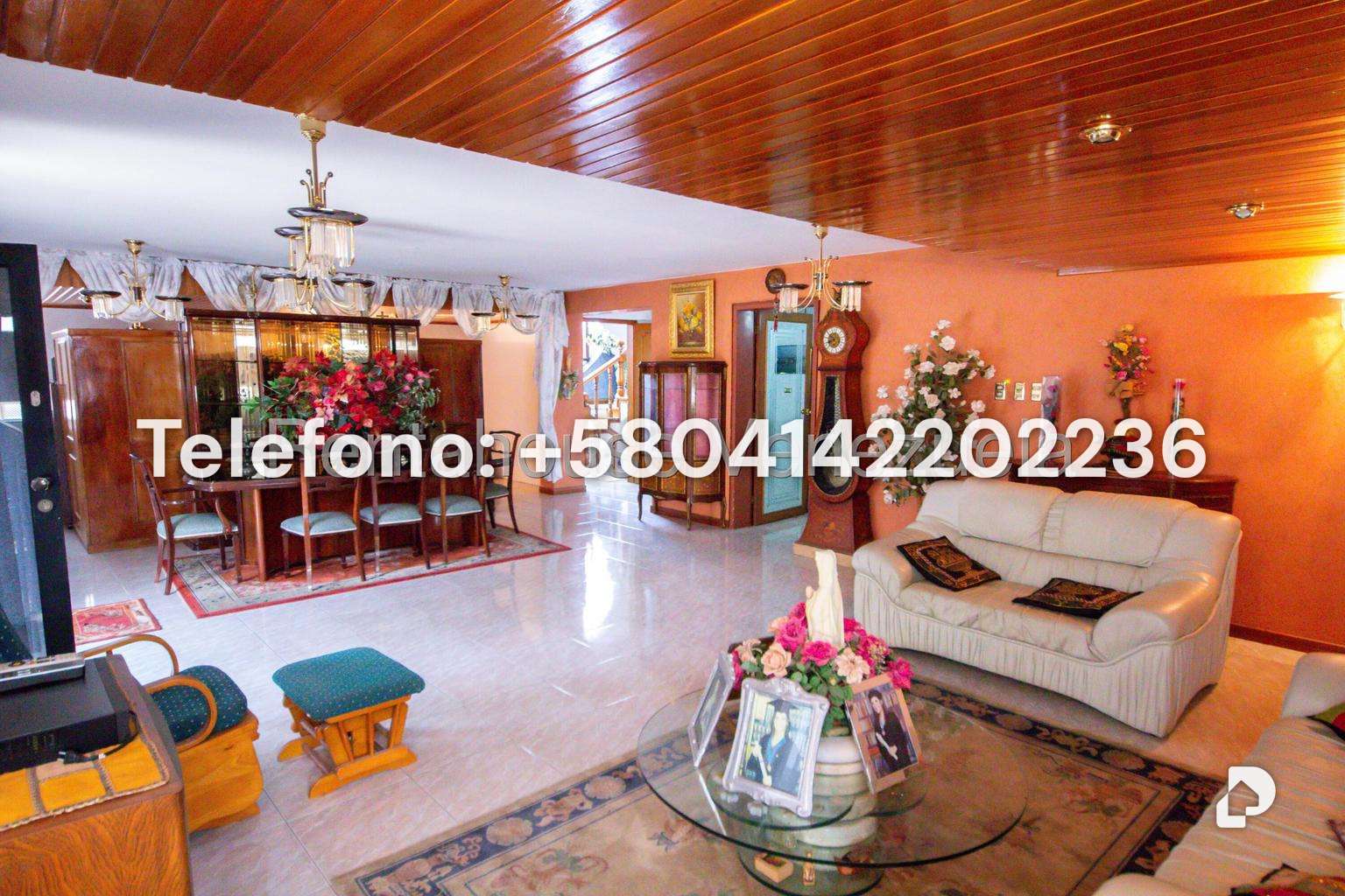 Casa en Lomas de La Lagunita, Caracas – 19