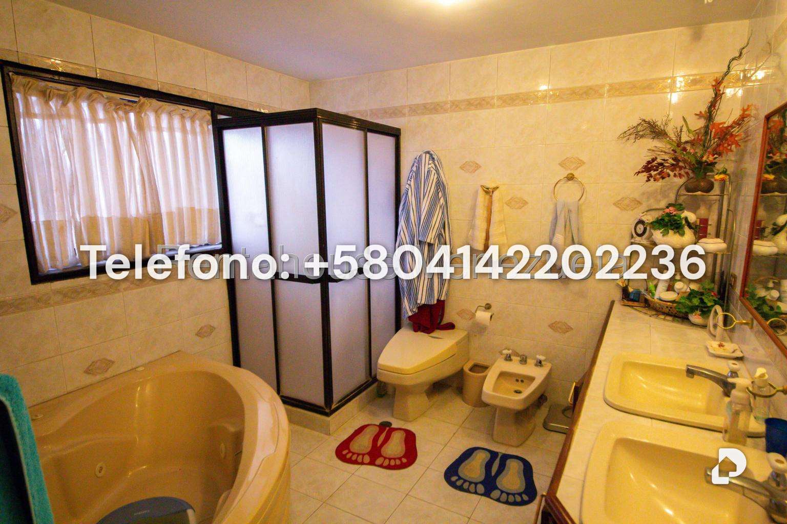 Casa en Lomas de La Lagunita, Caracas – 12