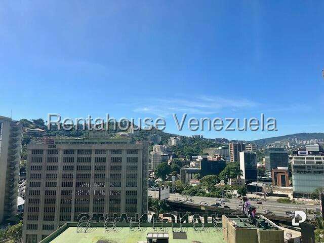 Apartamento en Chuao, Caracas – 12