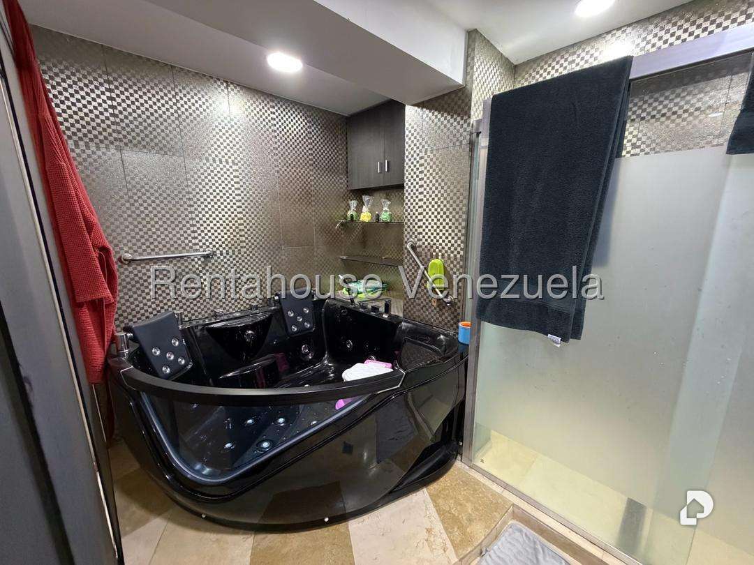 Apartamento en Las Esmeraldas, Caracas – 16