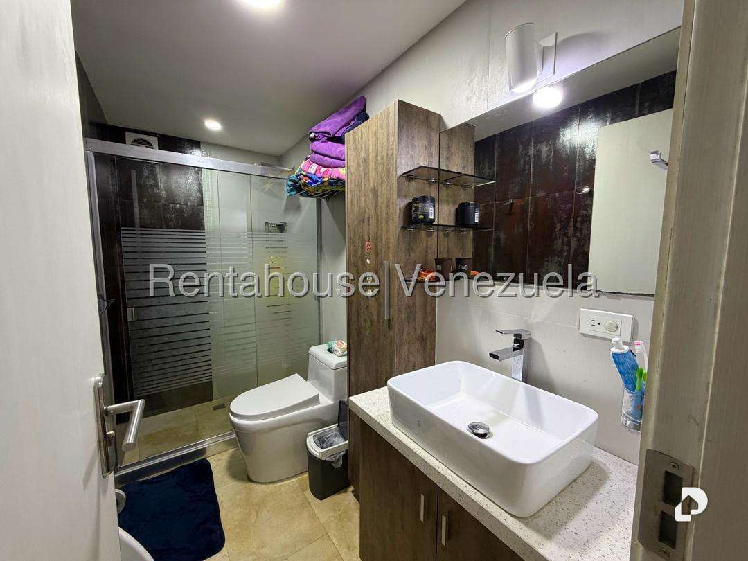Apartamento en Las Esmeraldas, Caracas – 12