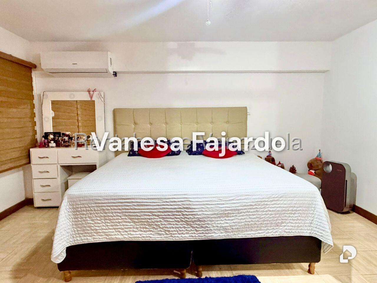 Apartamento en Cumbres de Curumo, Caracas – 15