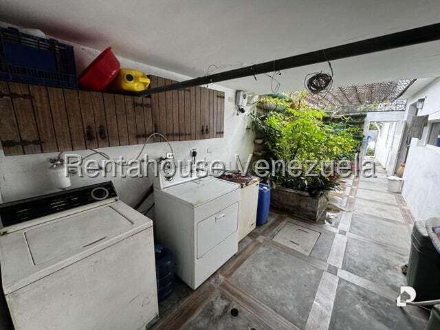 Casa en Colinas de Bello Monte, Caracas – 28