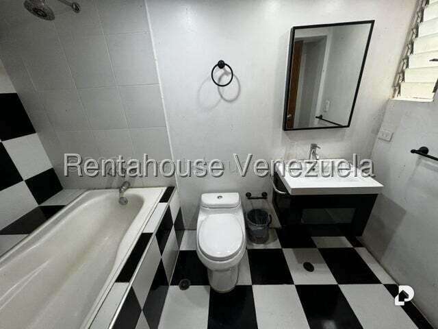 Casa en Colinas de Bello Monte, Caracas – 13