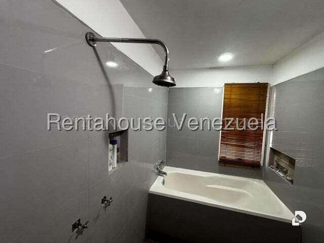 Casa en Colinas de Bello Monte, Caracas – 40