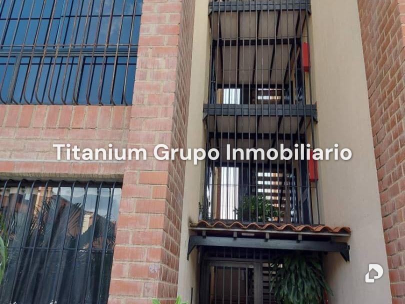 Apartamento en Frente a la universidad José Antonio Paez, San Diego – 1
