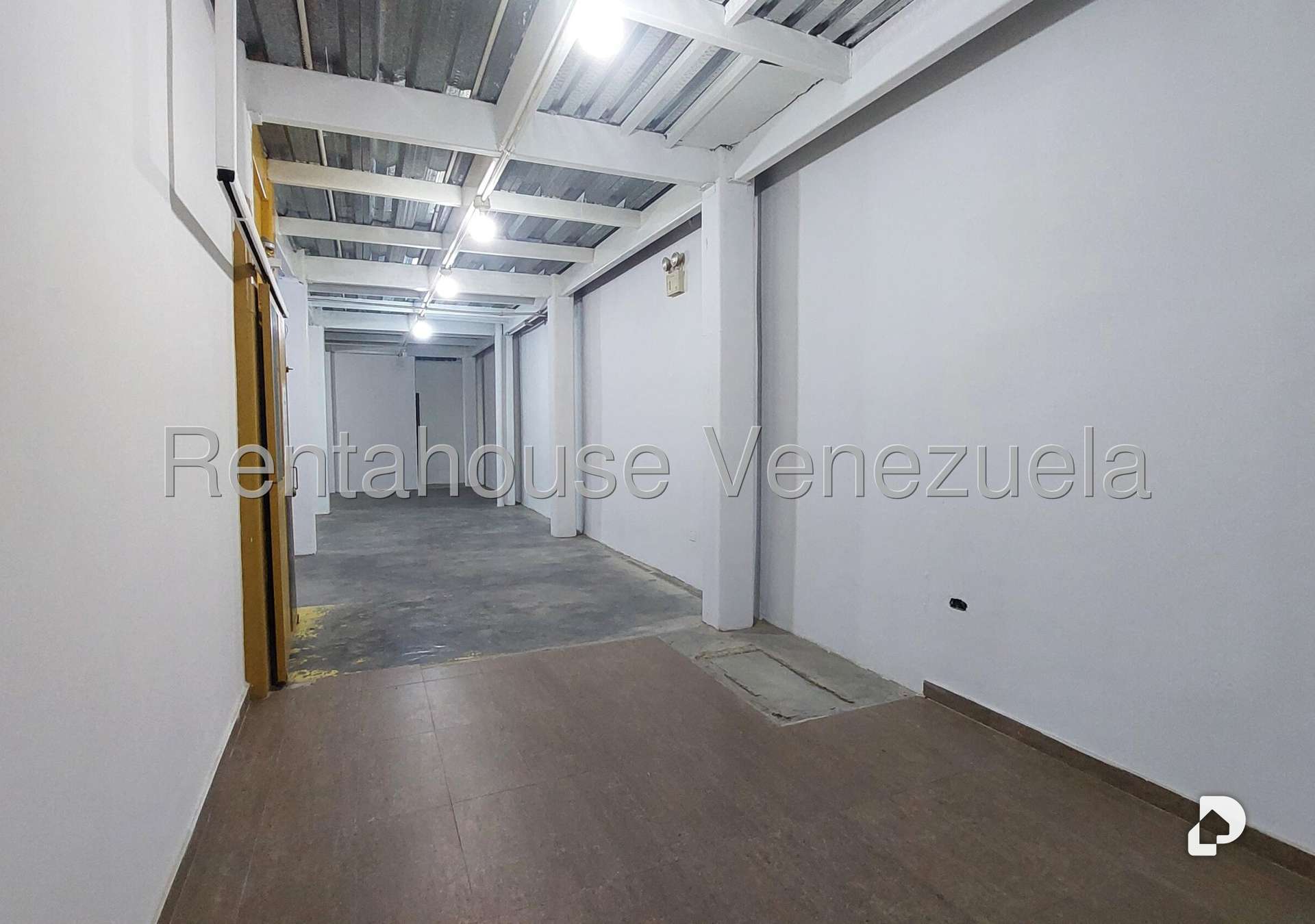 Local comercial en Prado de María, Caracas – 27