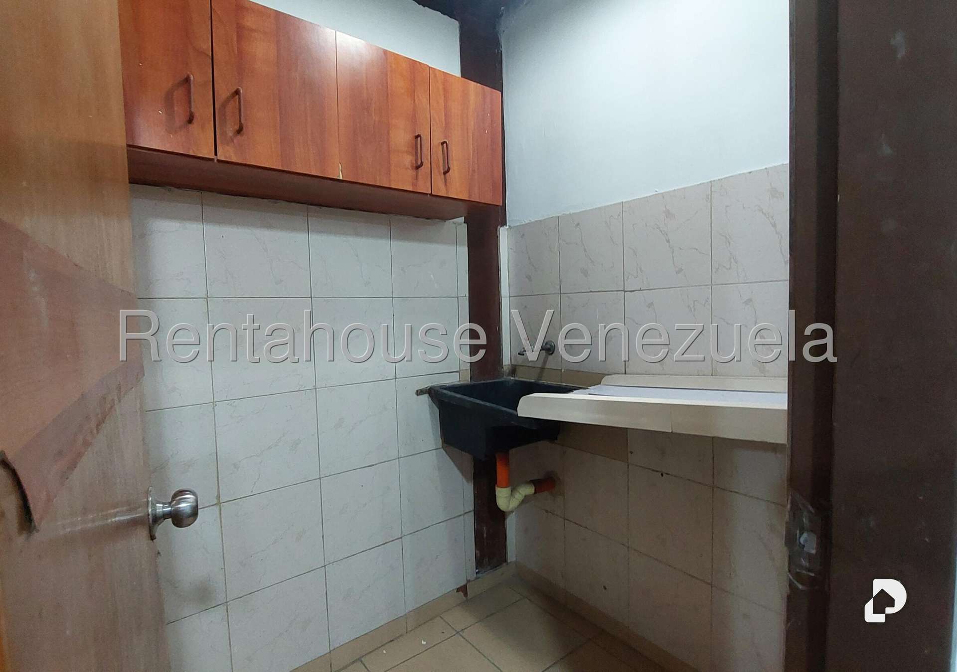 Local comercial en Prado de María, Caracas – 30