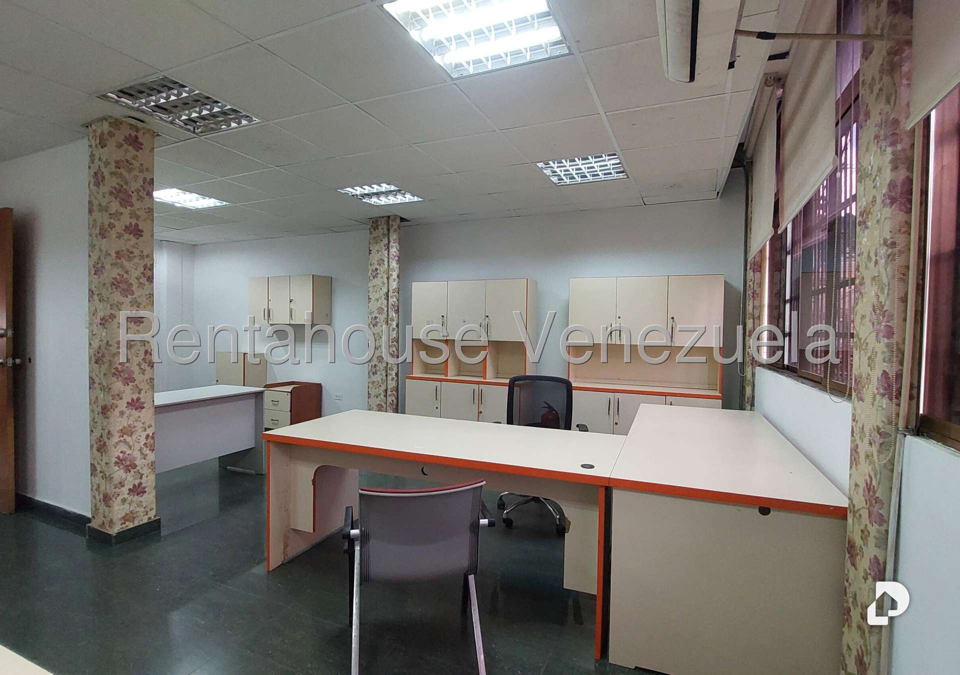 Local comercial en Prado de María, Caracas – 24