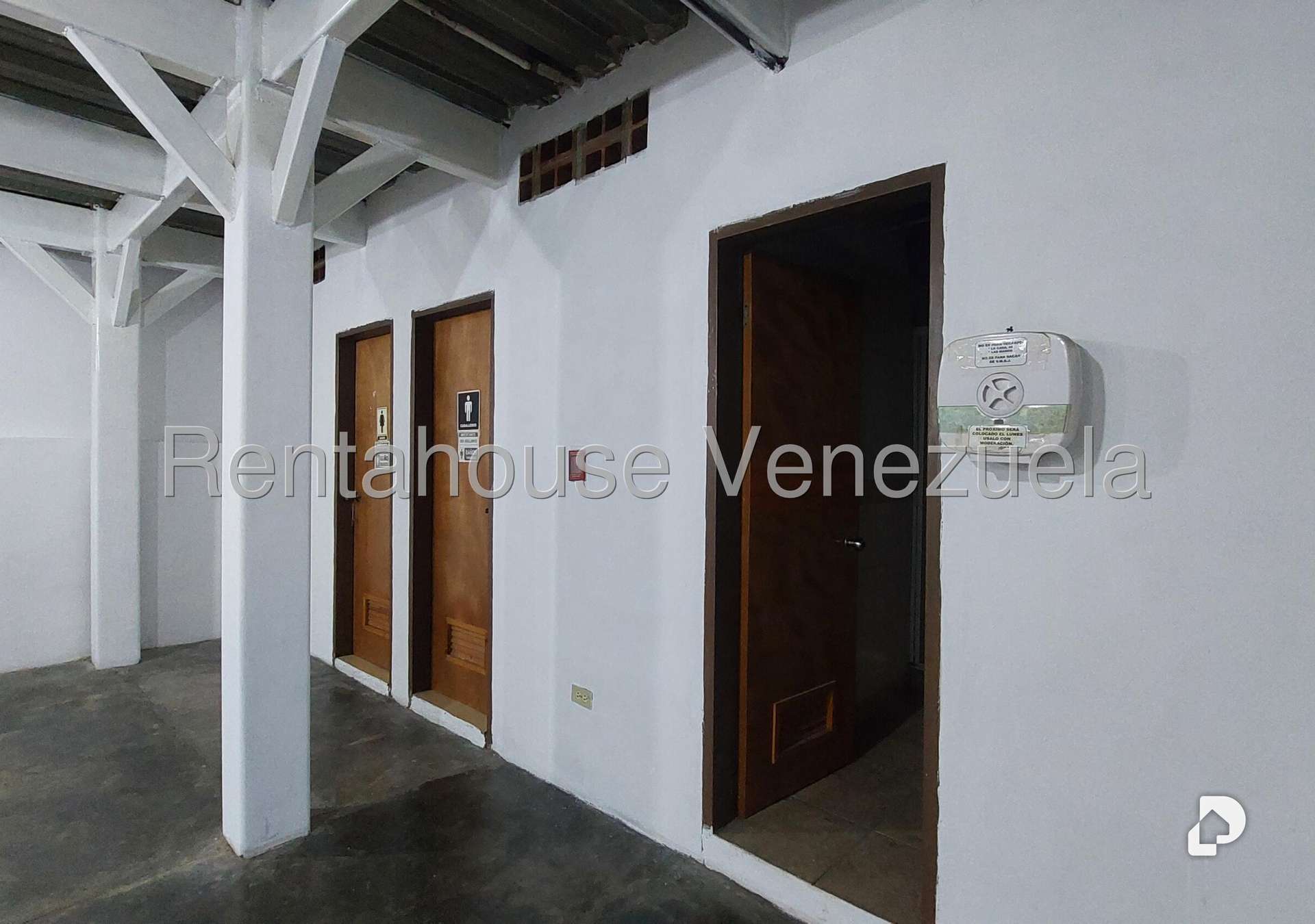 Local comercial en Prado de María, Caracas – 28