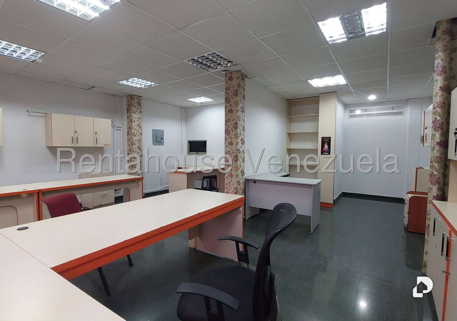 Local comercial en Prado de María, Caracas – 26
