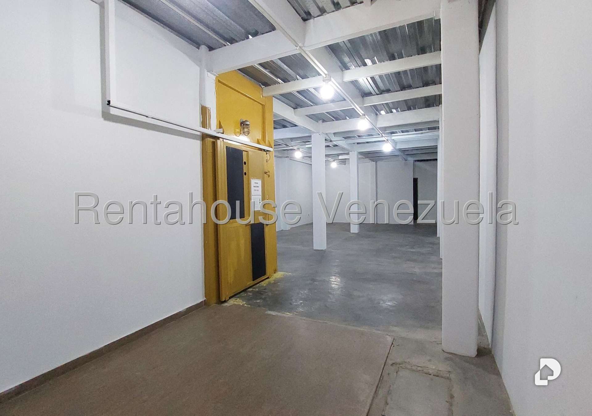 Local comercial en Prado de María, Caracas – 29