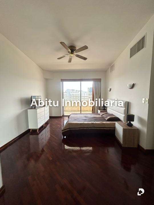 Apartamento en Altamira, Caracas – 11
