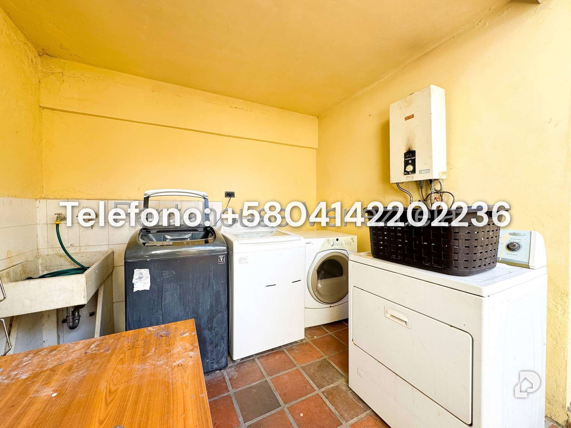 Casa en Cumbres de Curumo, Caracas – 39