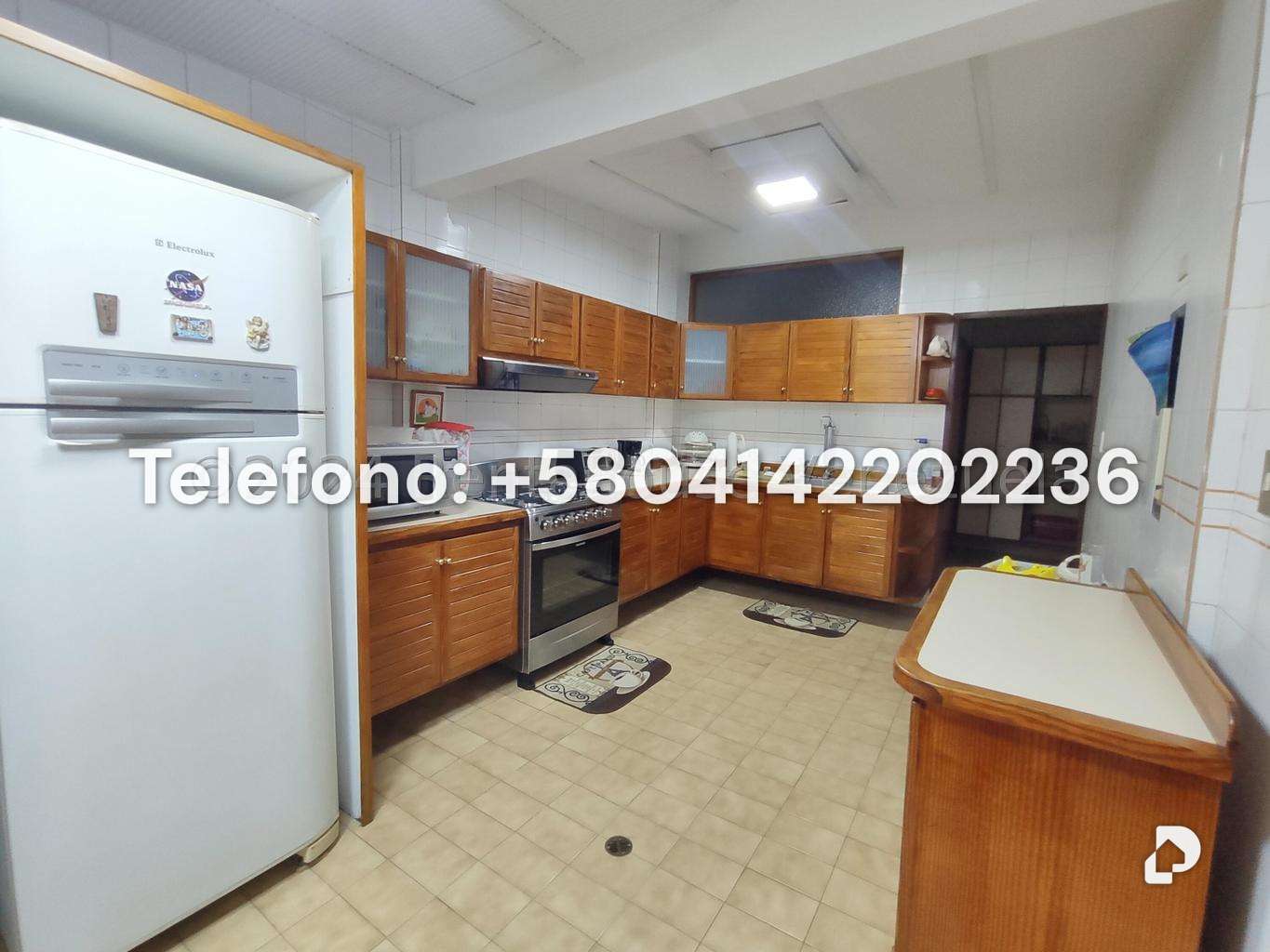 Casa en Los Palos Grandes, Caracas – 12