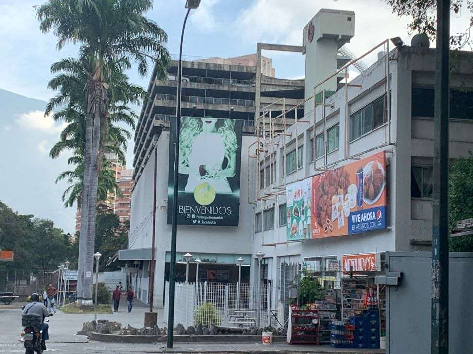 Oficina en Los Chaguaramos, Caracas - 1