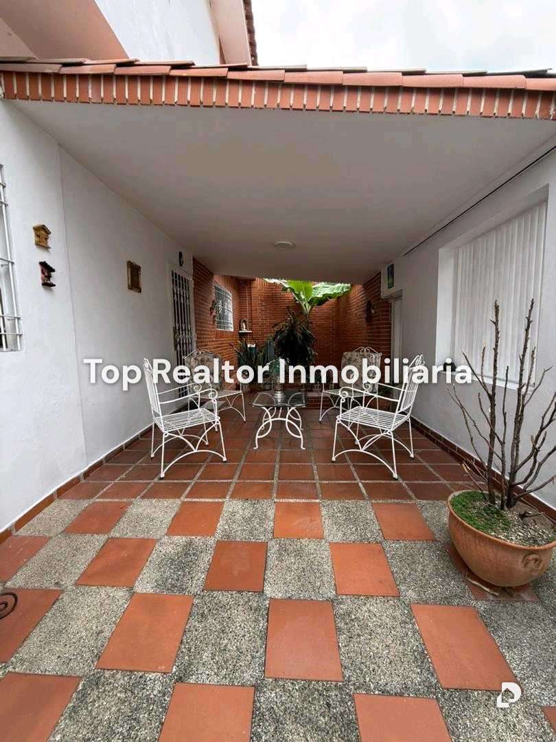Casa en La Trinidad, Caracas – 2
