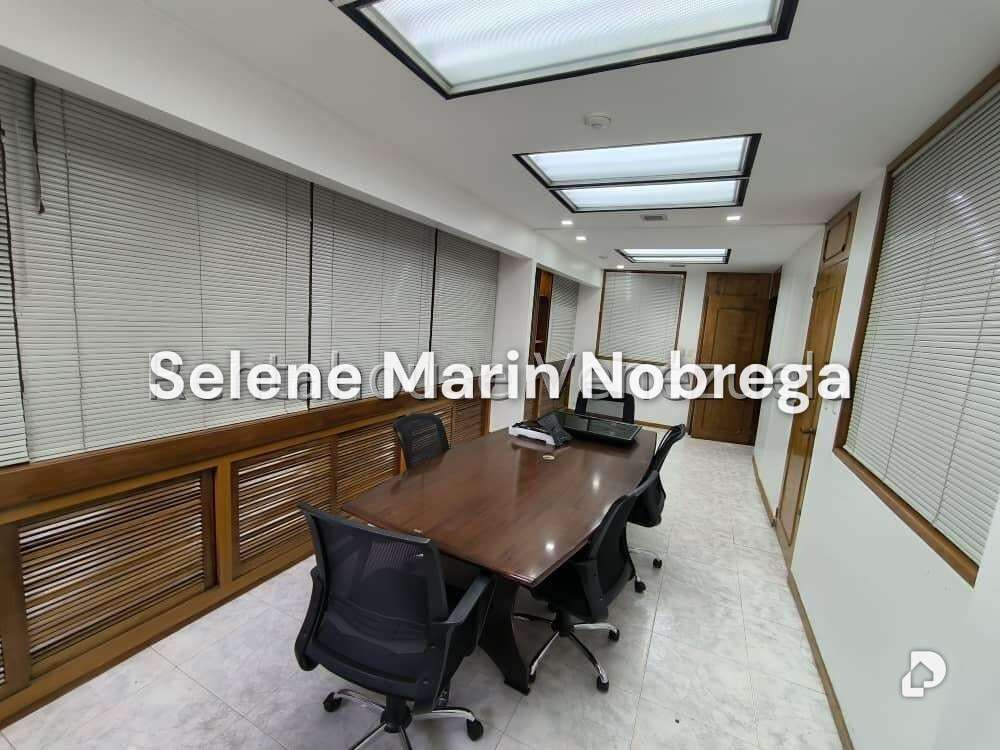 Oficina en Los Palos Grandes, Caracas – 4