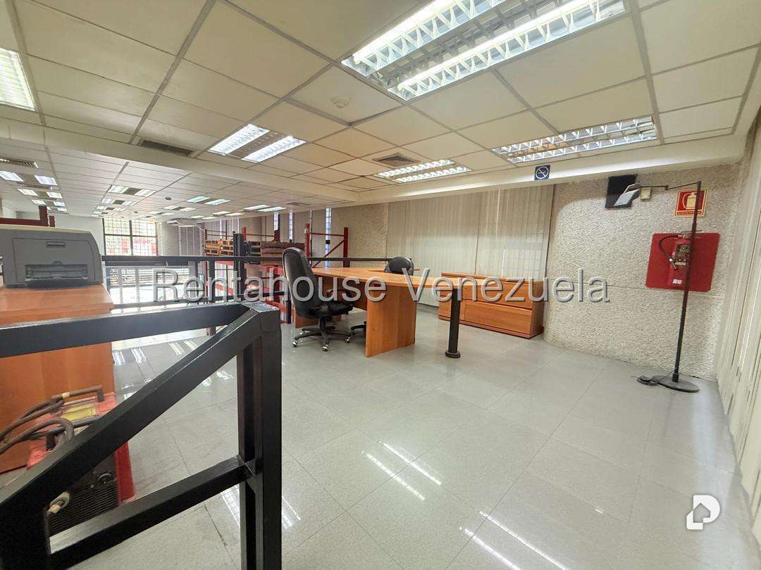 Local comercial en La California Norte, Caracas – 12