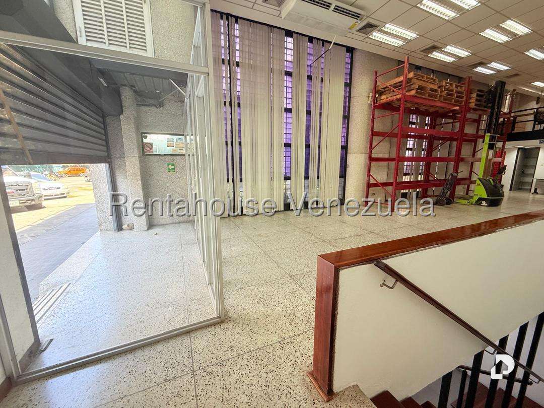 Local comercial en La California Norte, Caracas – 14